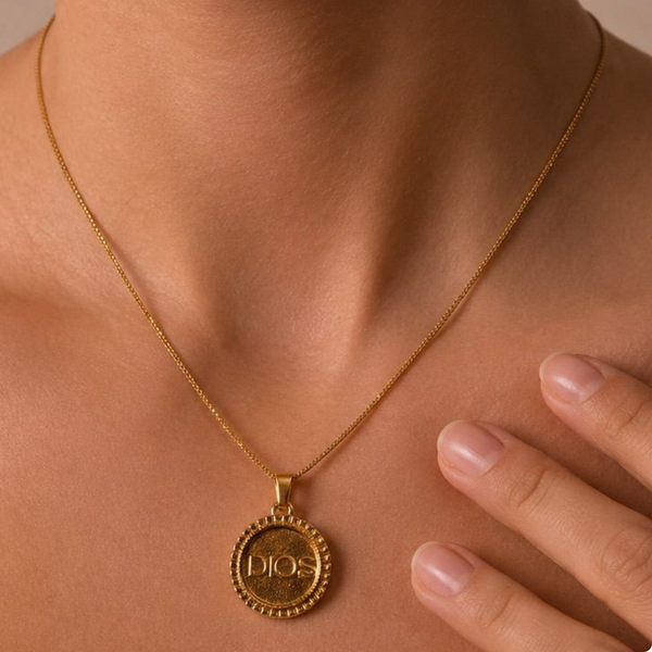 Collar Dios