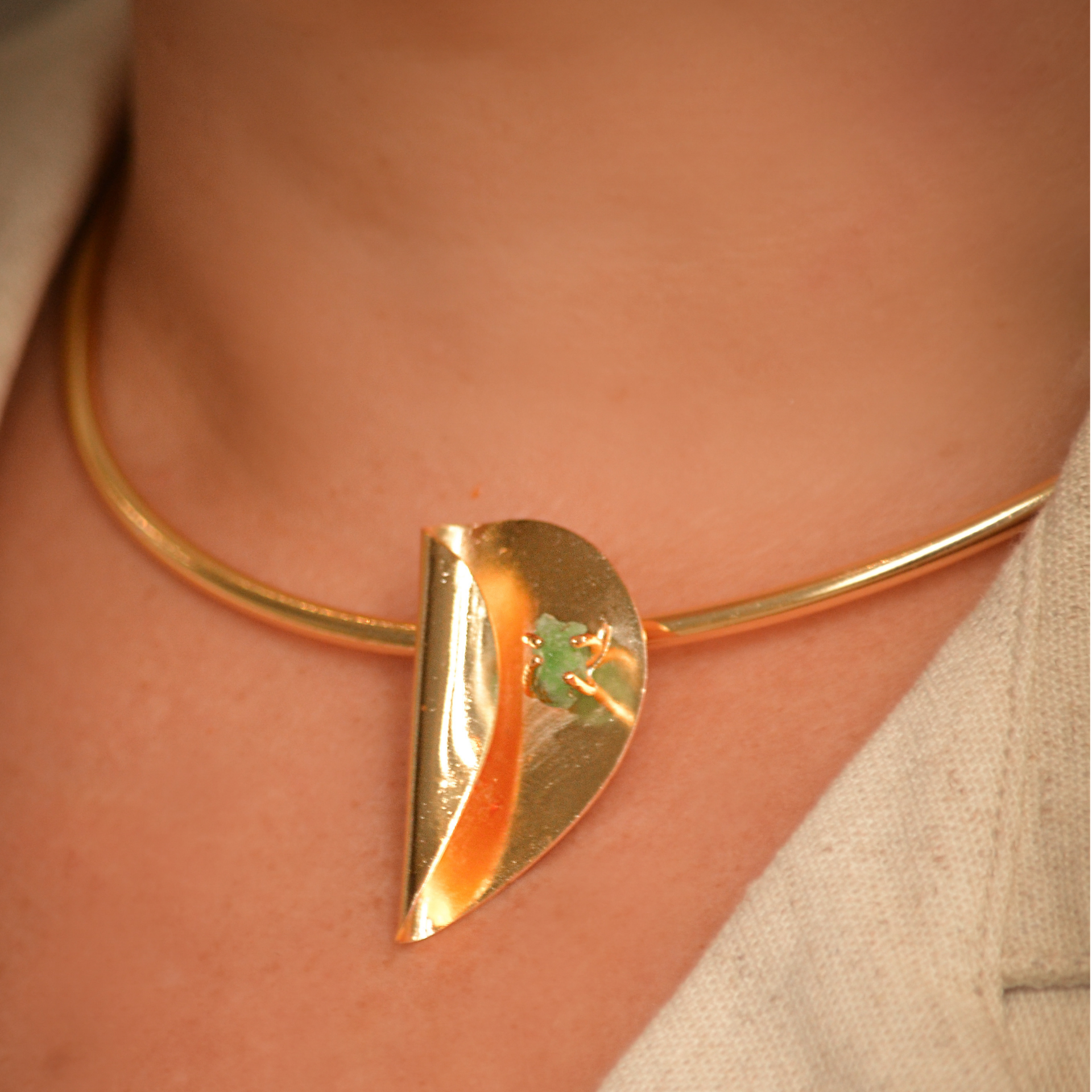 CHOKER HOJA DORADA