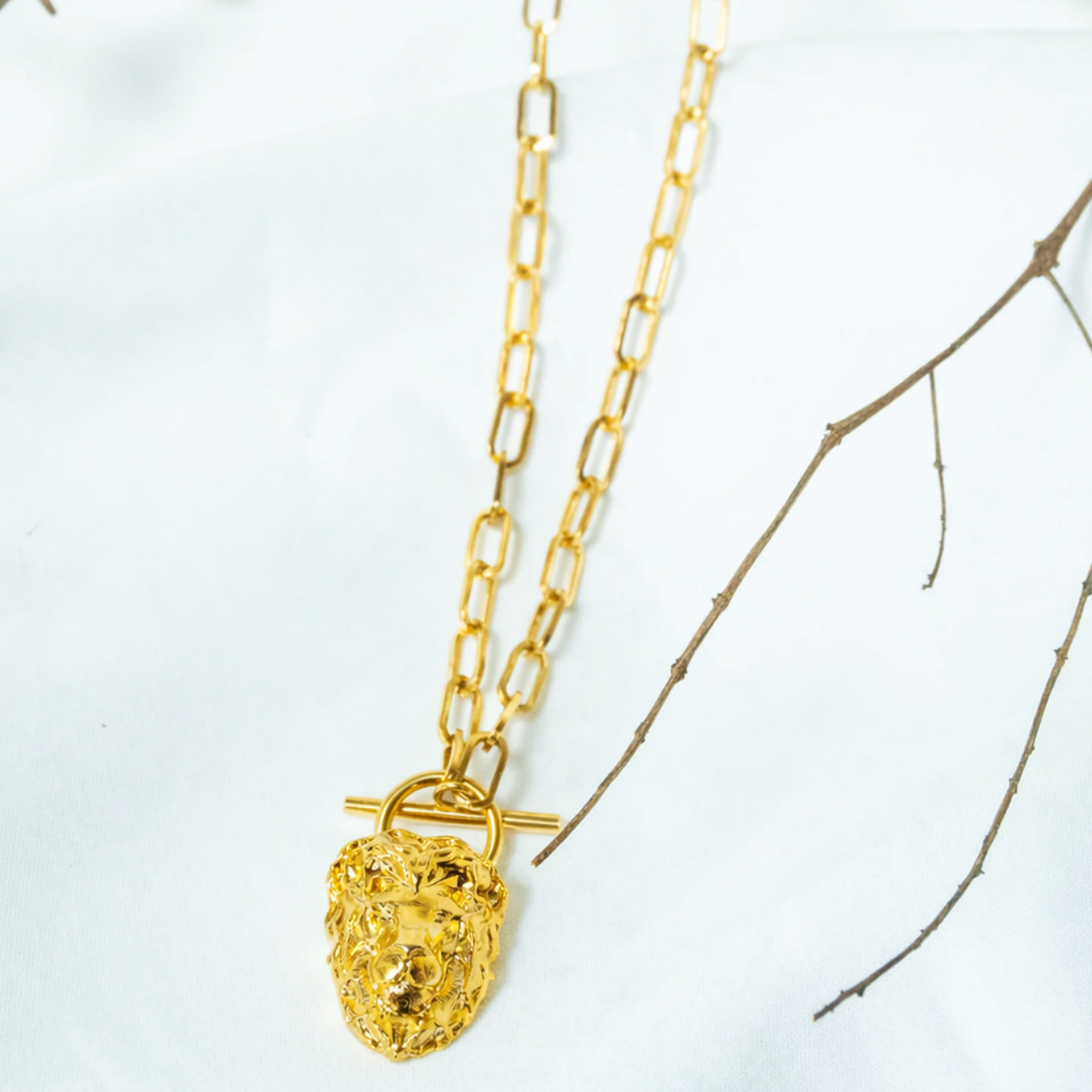 Collar León