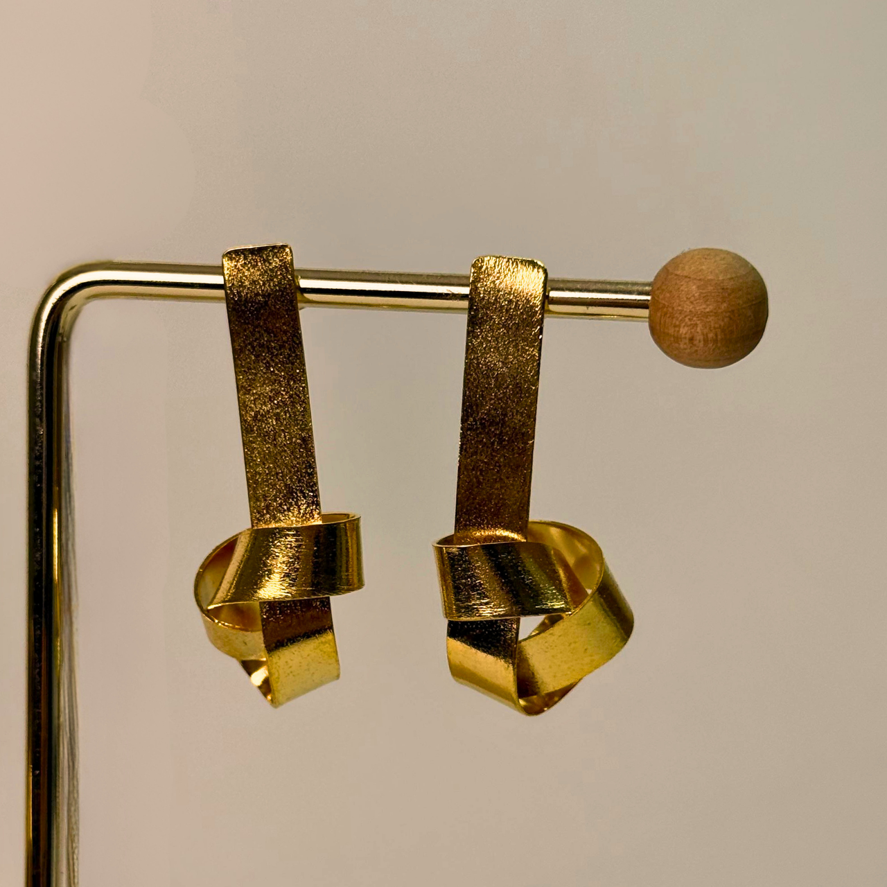 ARETES LAZOS DE BRONCE