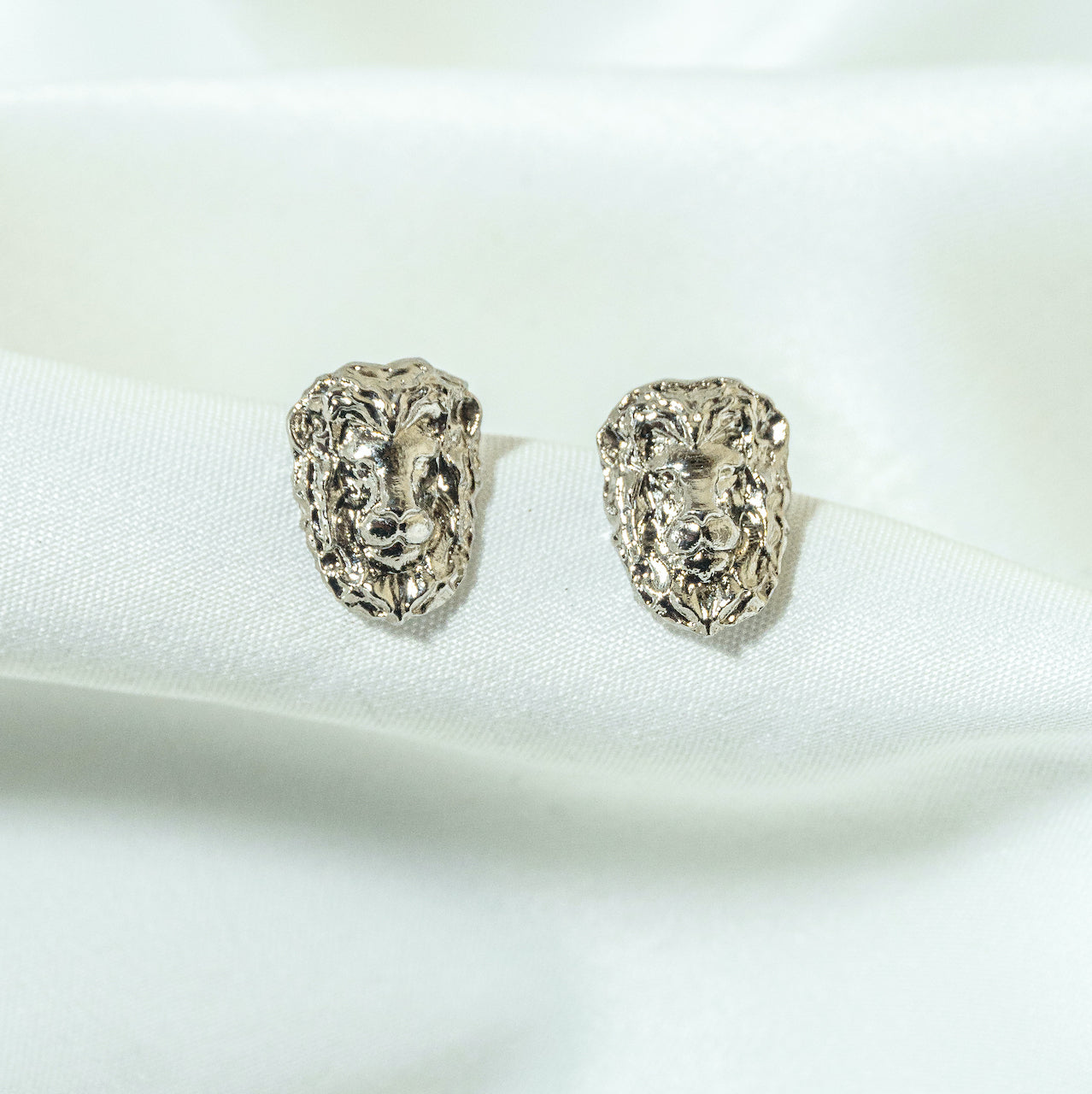 Aretes León Pequeños